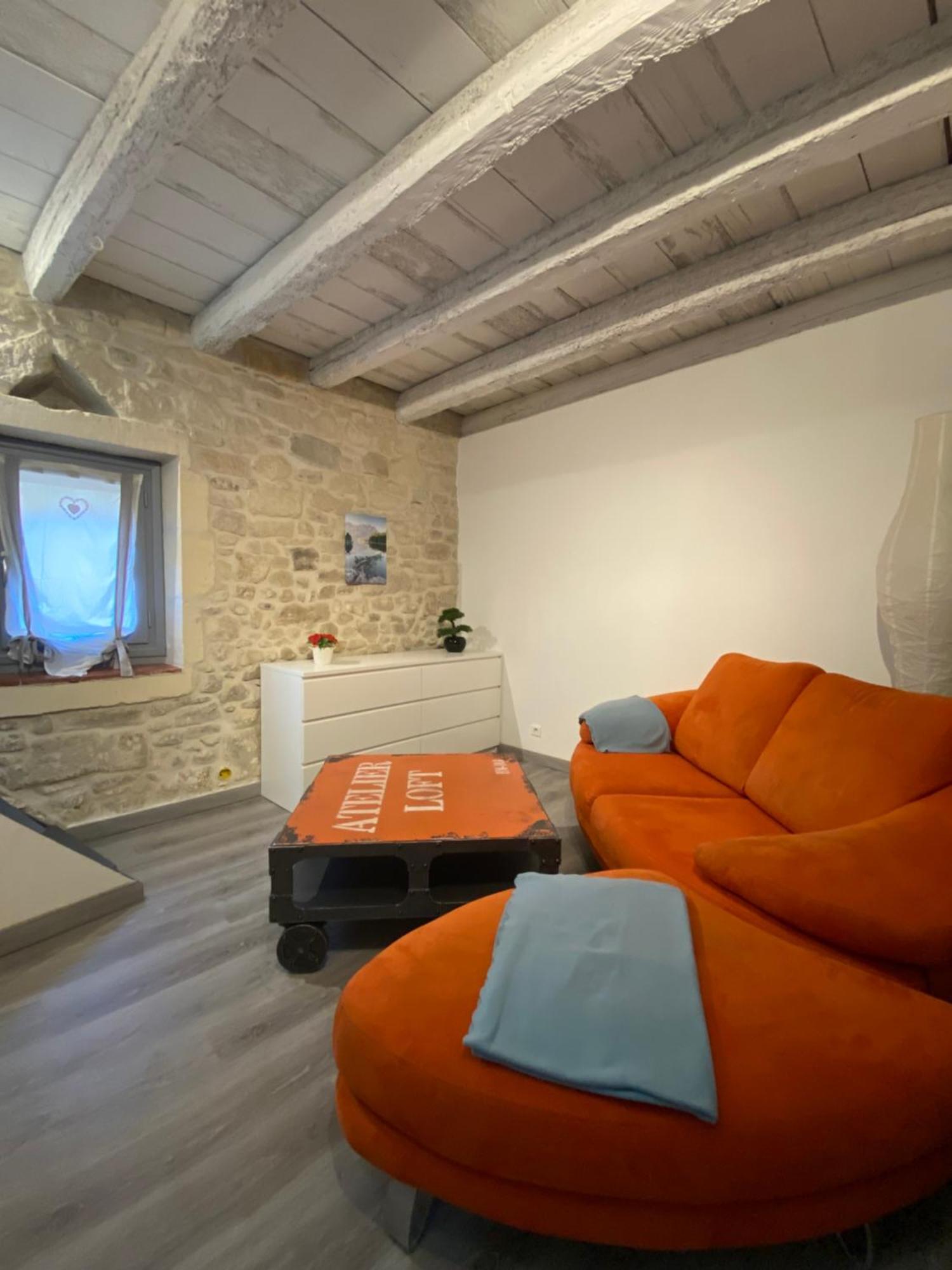 Villa Bienvenue Au 6 - Calme Et Charme De La Pierre. Fourques  Exterior foto